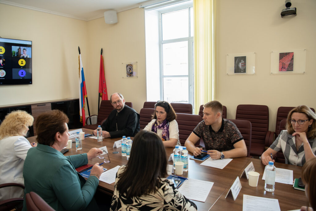 Состоялась встреча представителей Фонда и пациентских организаций с уполномоченным по правам человека в Санкт-Петербурге Светланой Агапитовой
